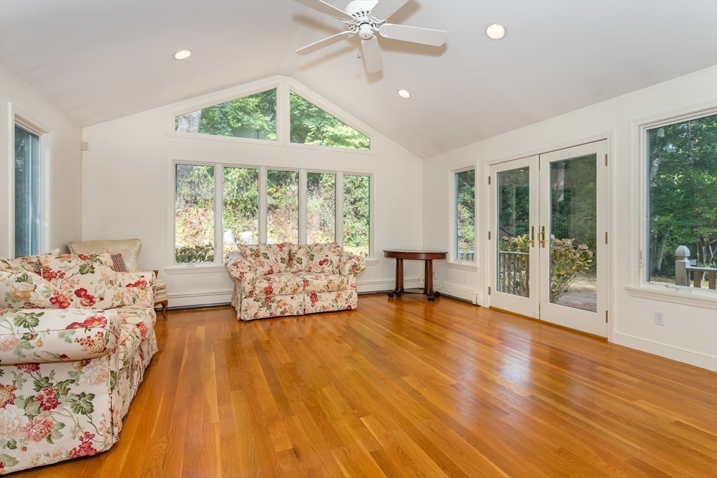 85 Moss Hill Rd