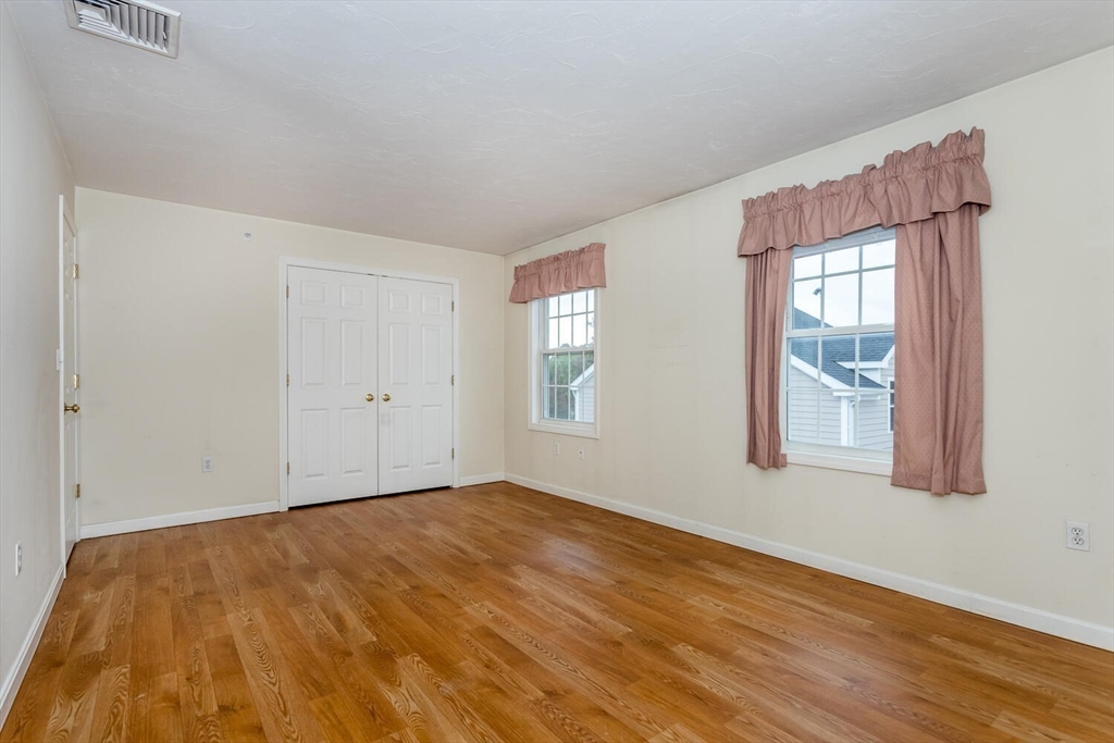 15 Young St # 8