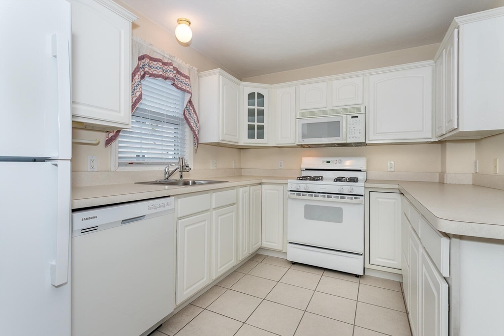 15 Young St # 8