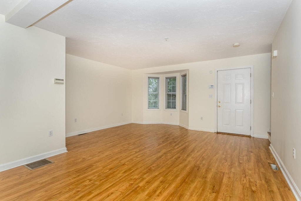 15 Young St # 8