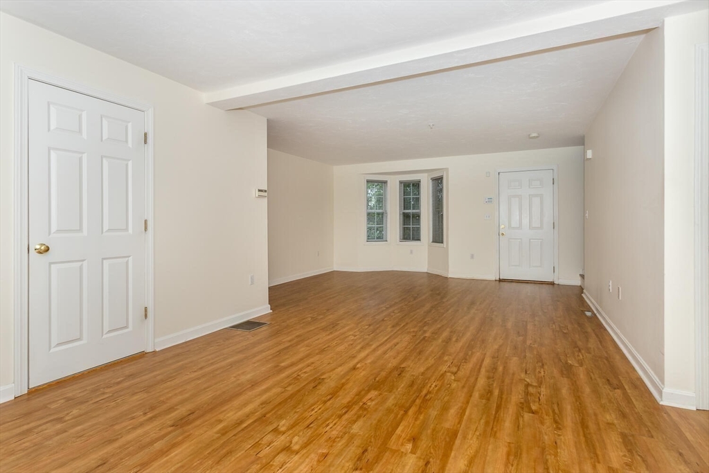 15 Young St # 8