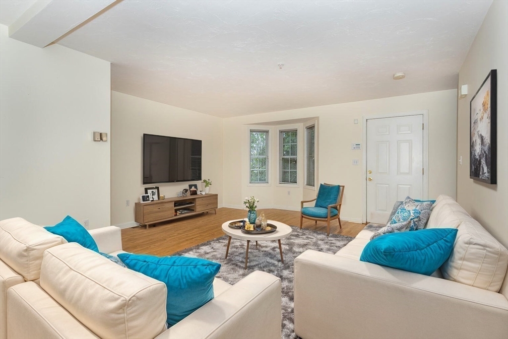 15 Young St # 8