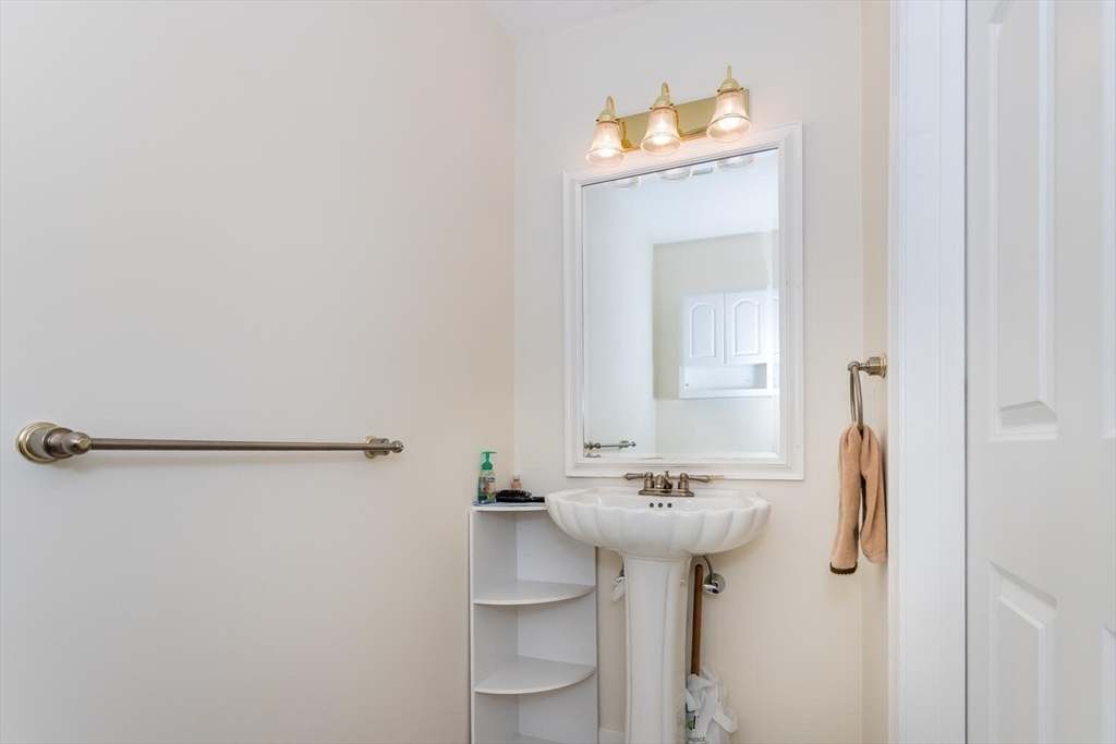 15 Young St # 8