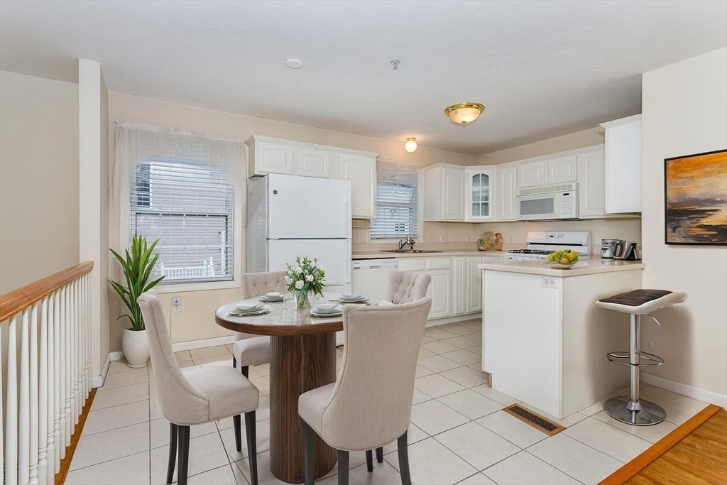 15 Young St # 8