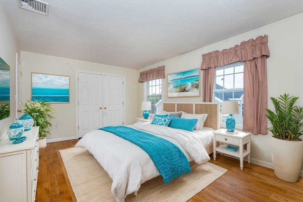 15 Young St # 8
