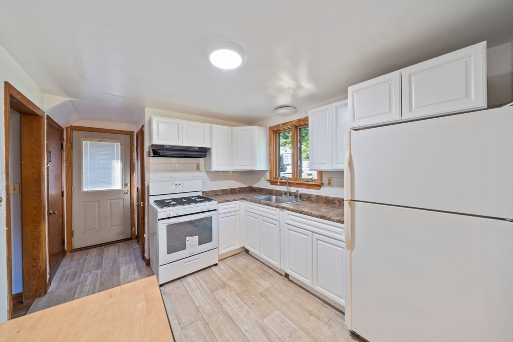 235 Lakewood Dr
