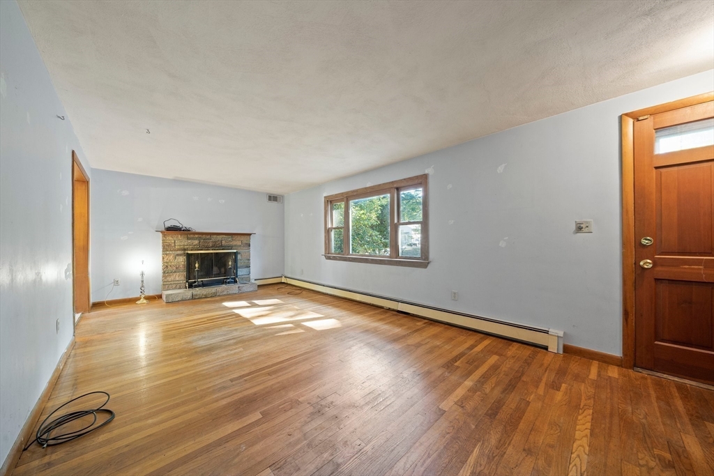 235 Lakewood Dr