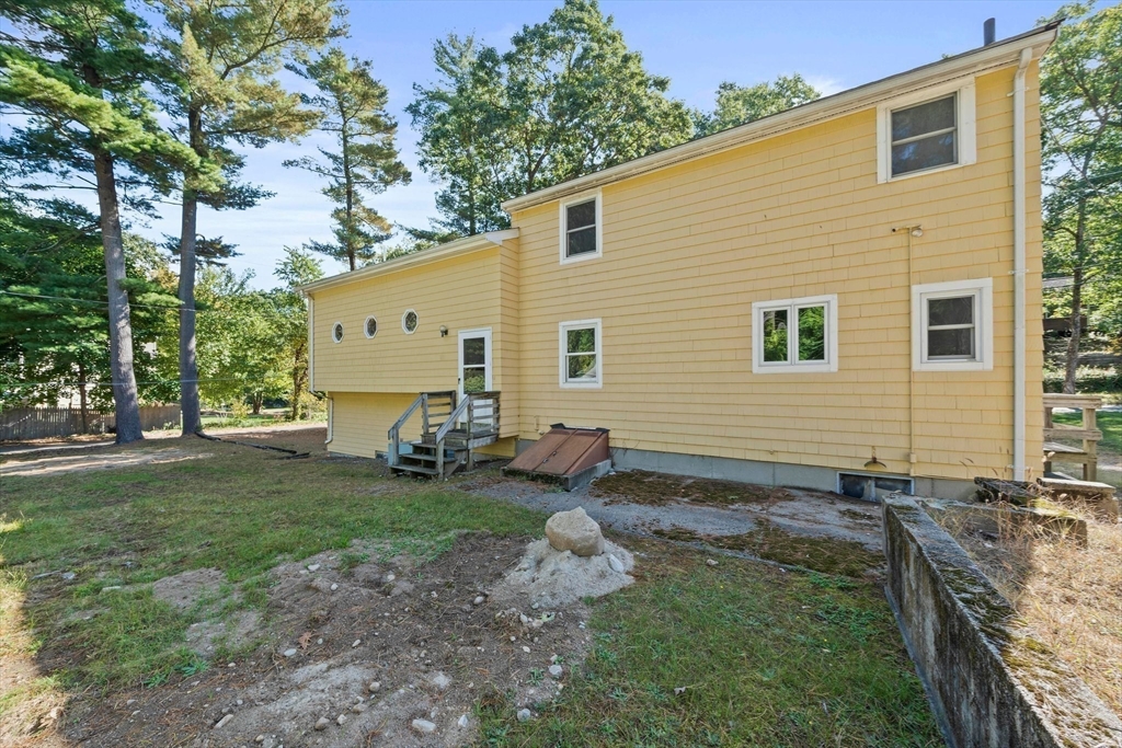 235 Lakewood Dr