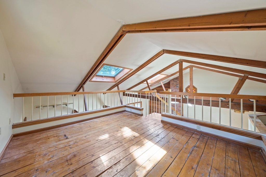 235 Lakewood Dr