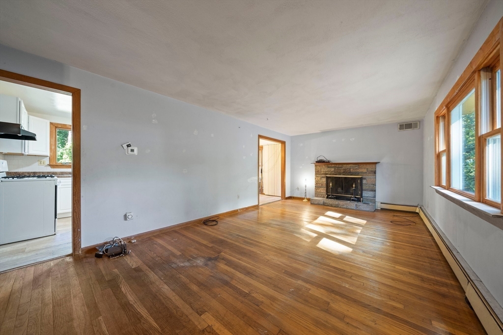 235 Lakewood Dr