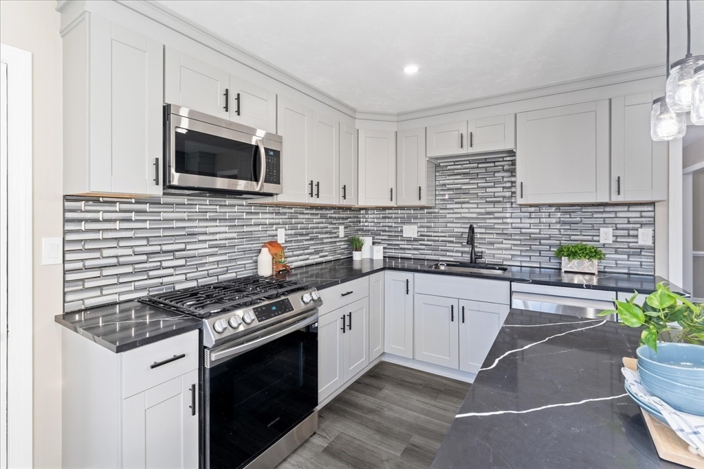 20 Melendy Ave