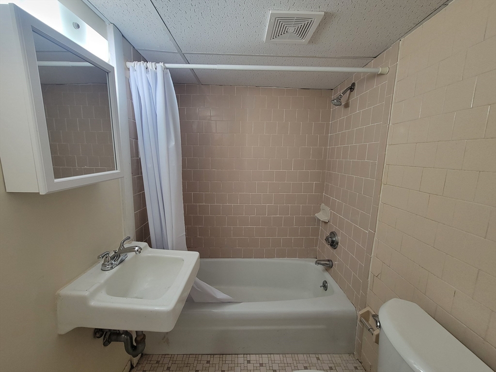 1943 Central St # 2