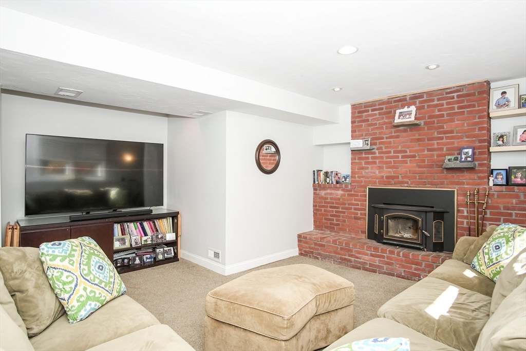 109 Kennedy Rd