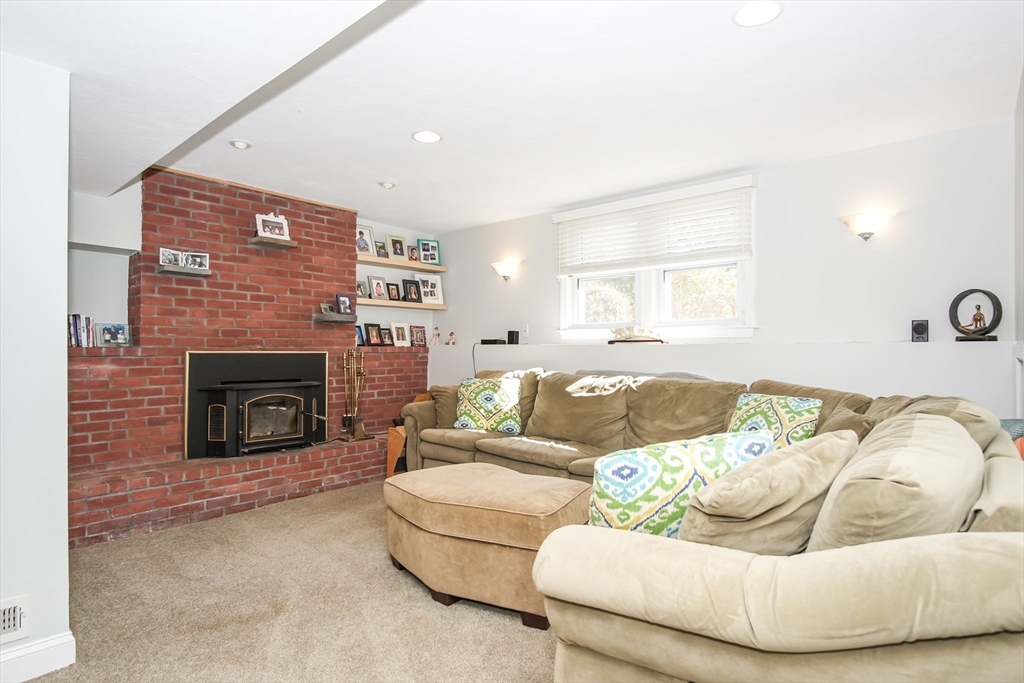 109 Kennedy Rd