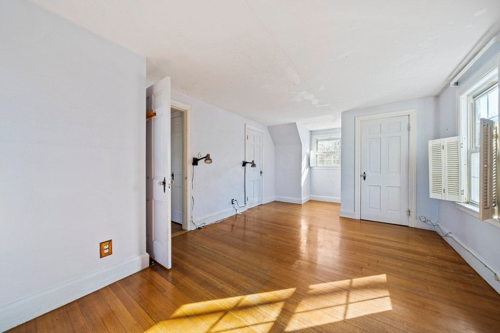 19 Belcher St
