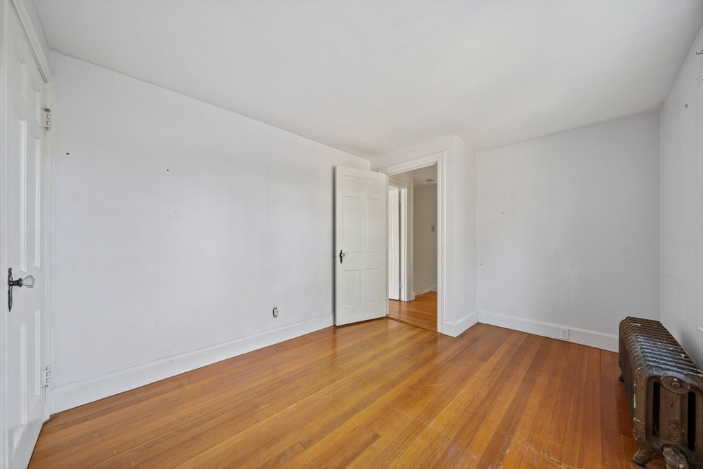 19 Belcher St