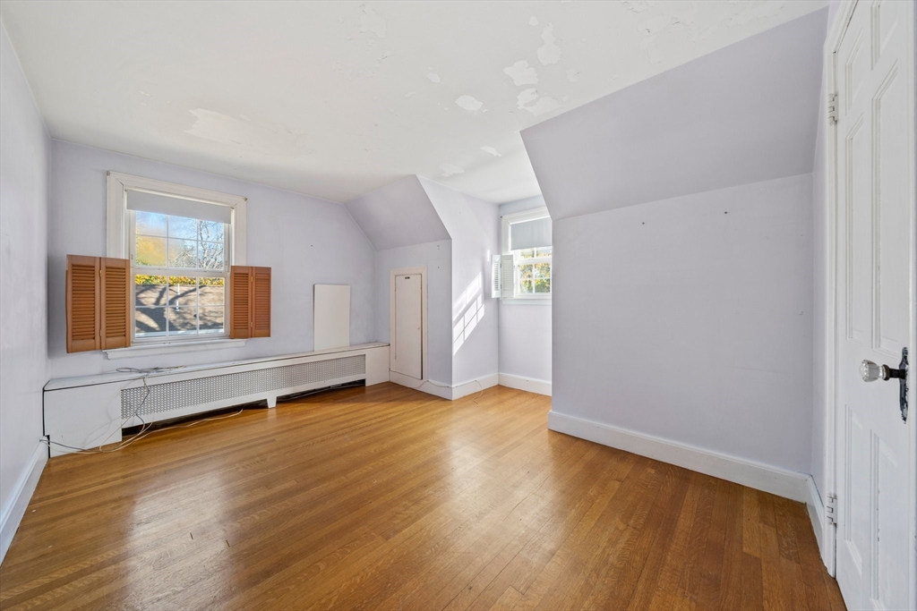 19 Belcher St