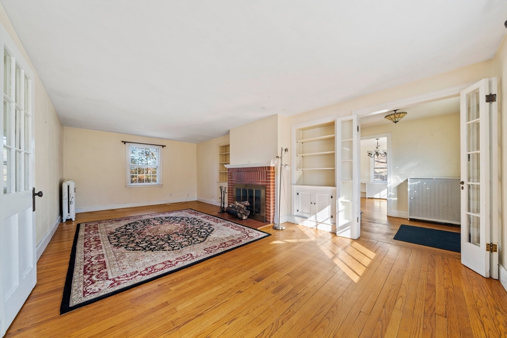 19 Belcher St