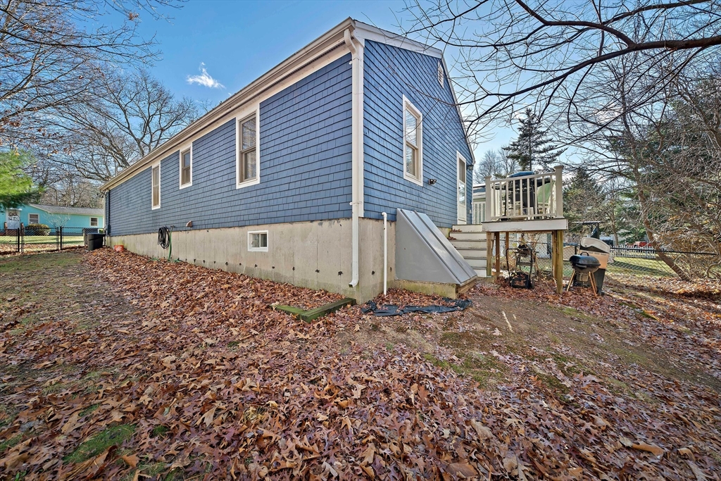 24 Woodland Rd