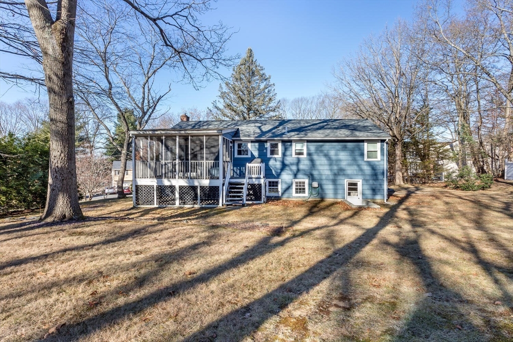 7 Burns Ave