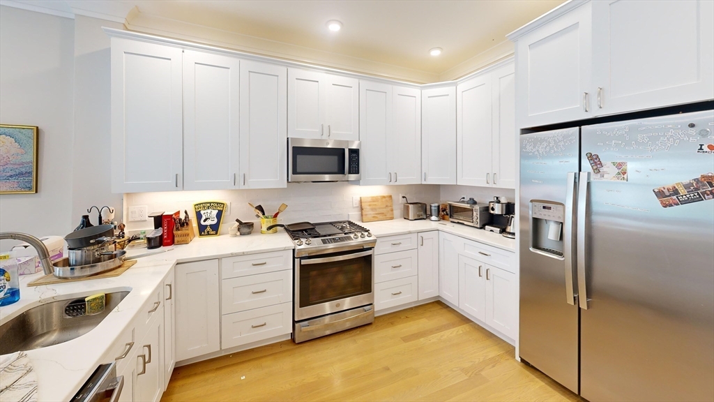 303 Maverick Street # 1