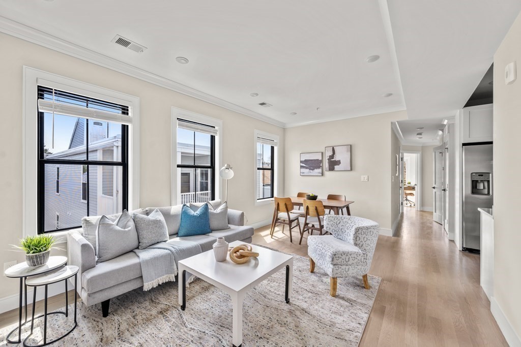 303 Maverick Street # 1