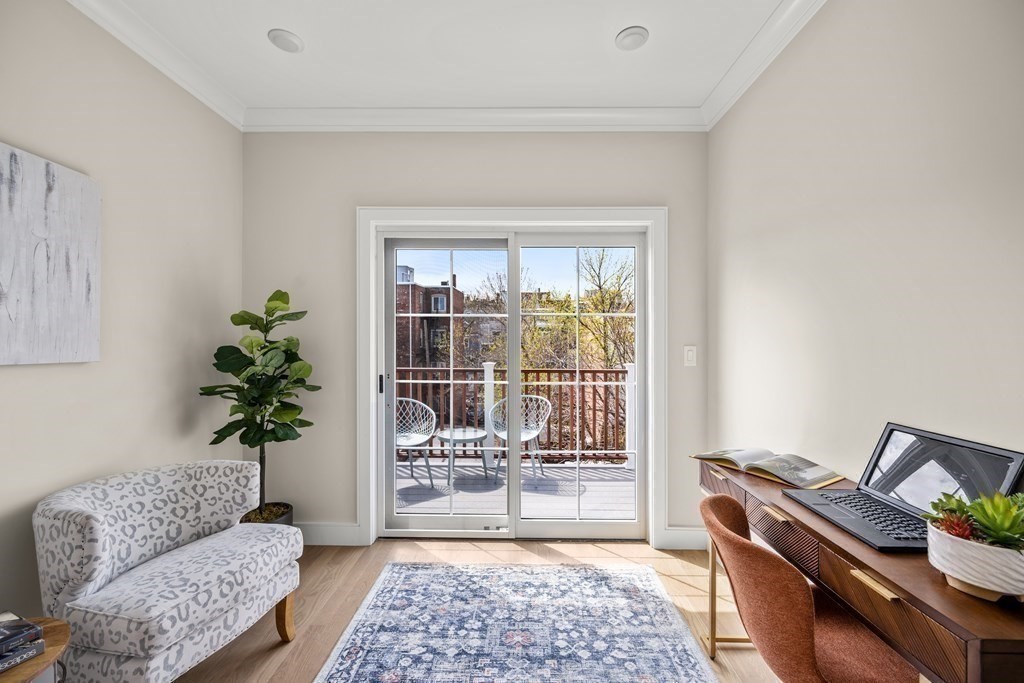 303 Maverick Street # 1