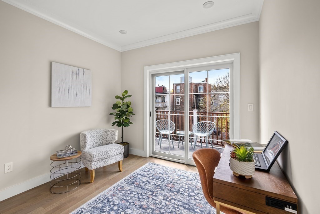 303 Maverick Street # 1