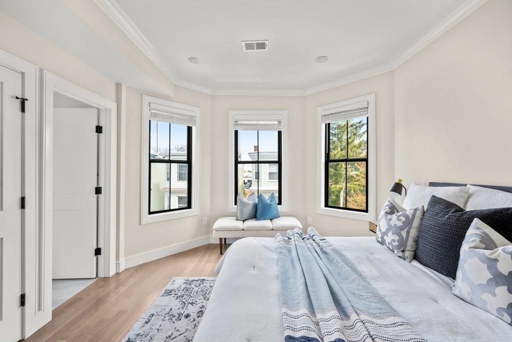 303 Maverick Street # 1