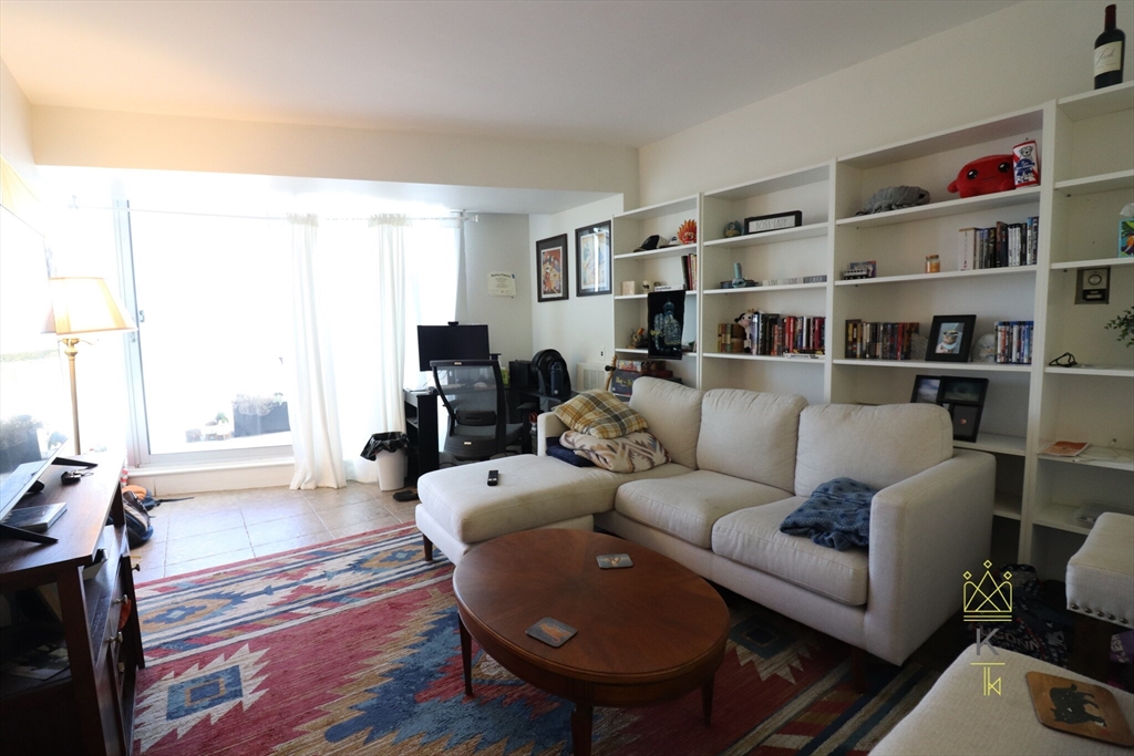19 Winchester St # 905