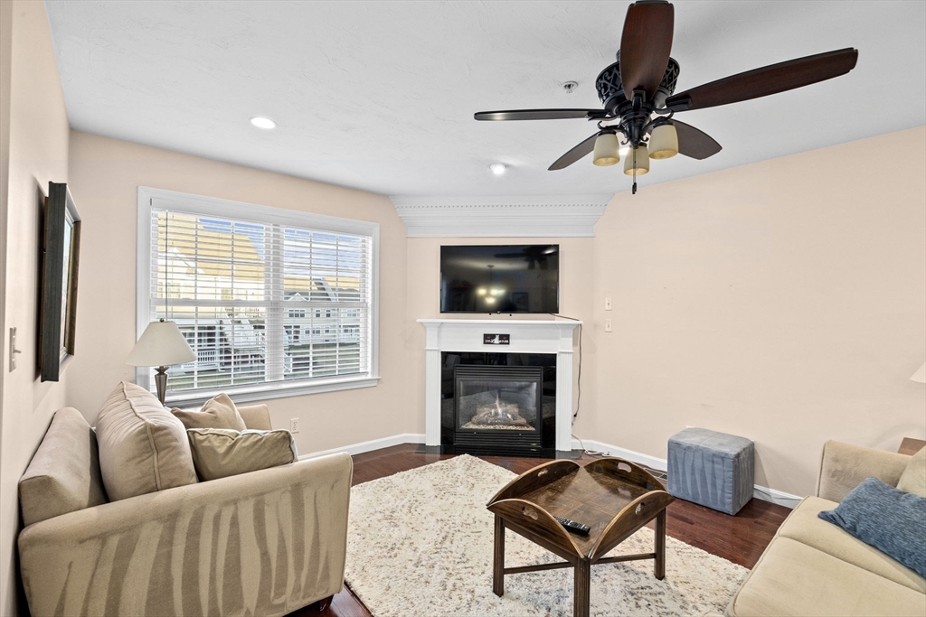 103 Rembrandt Way # 103