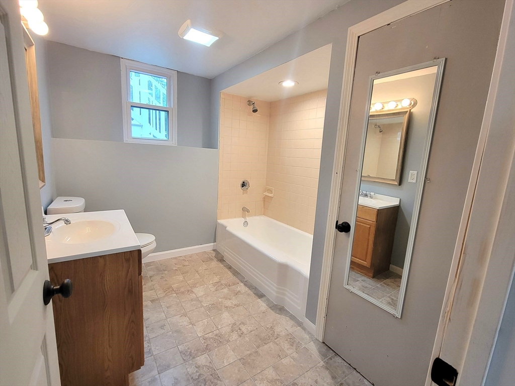 12 Green St # 4