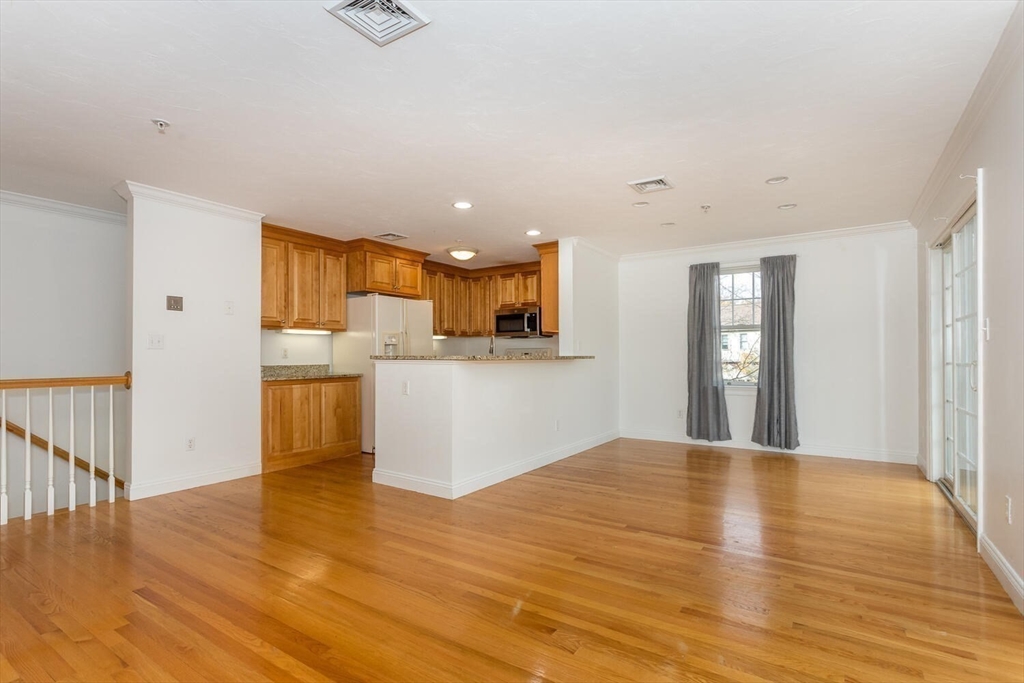 25 Maple Street # 25A