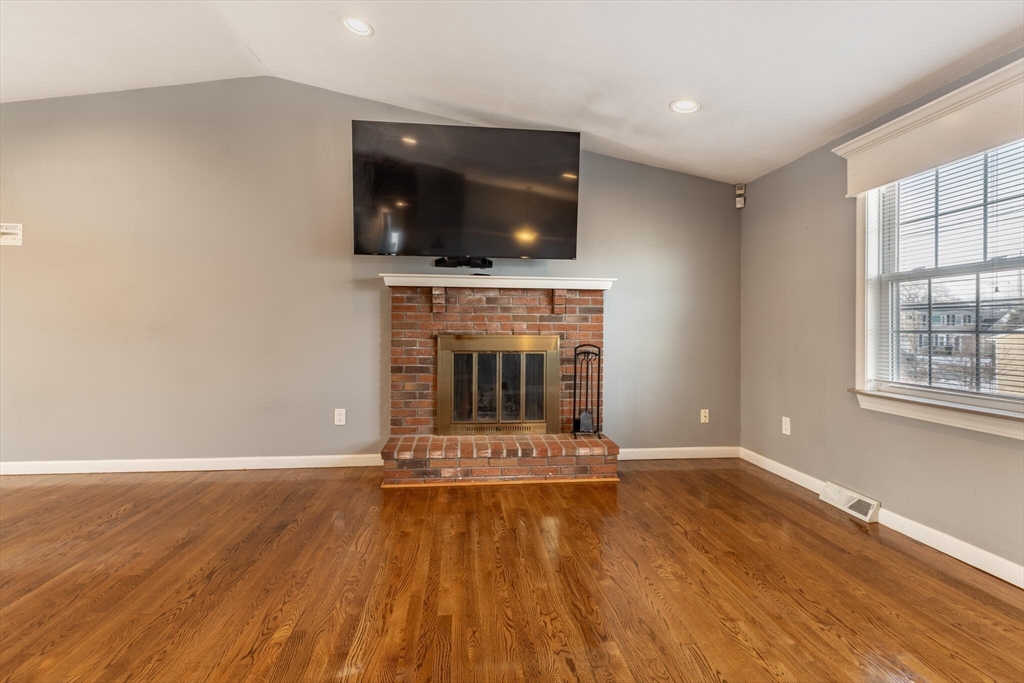 453 Columbus Ave