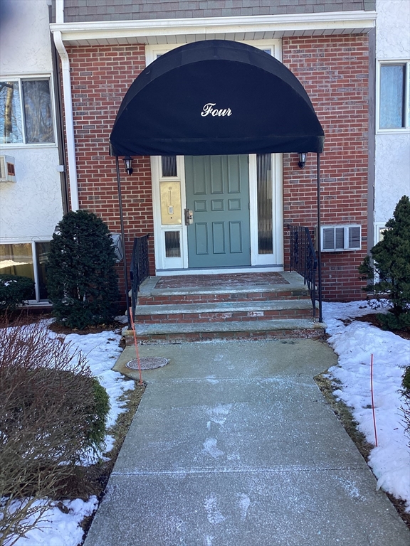 80 Walnut St # 403