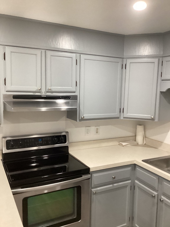 80 Walnut St # 403