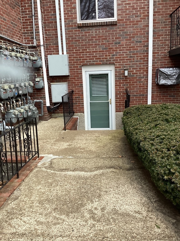 80 Walnut St # 403