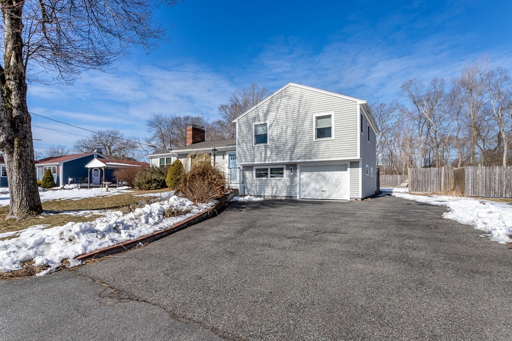 30 Buffington St