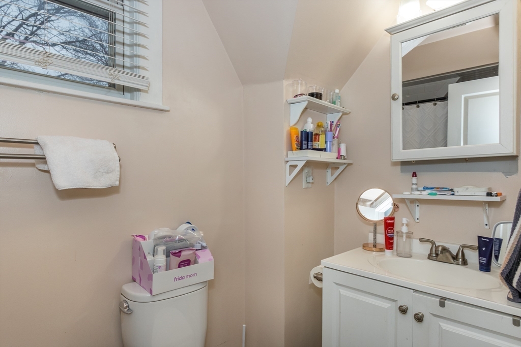 307 Pleasant St