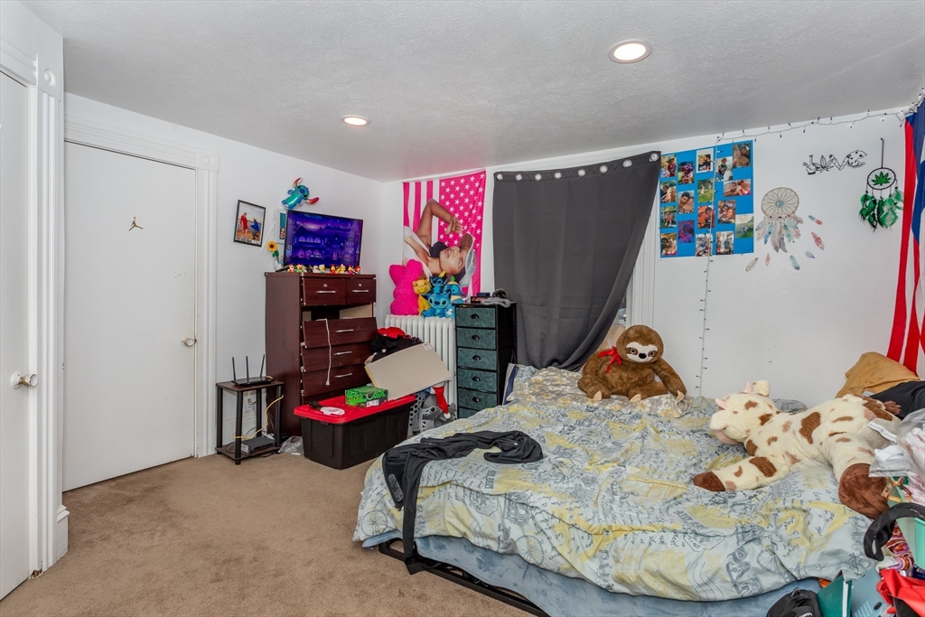 307 Pleasant St