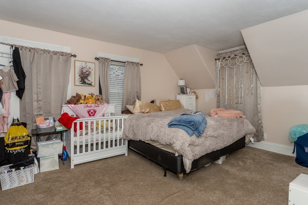 307 Pleasant St