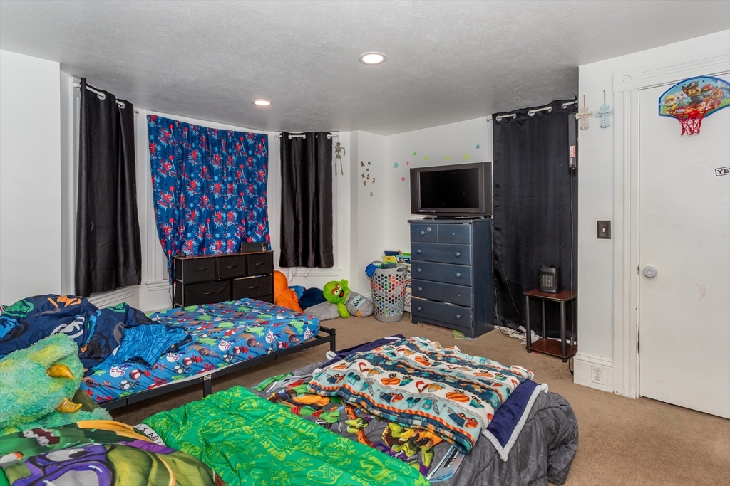 307 Pleasant St