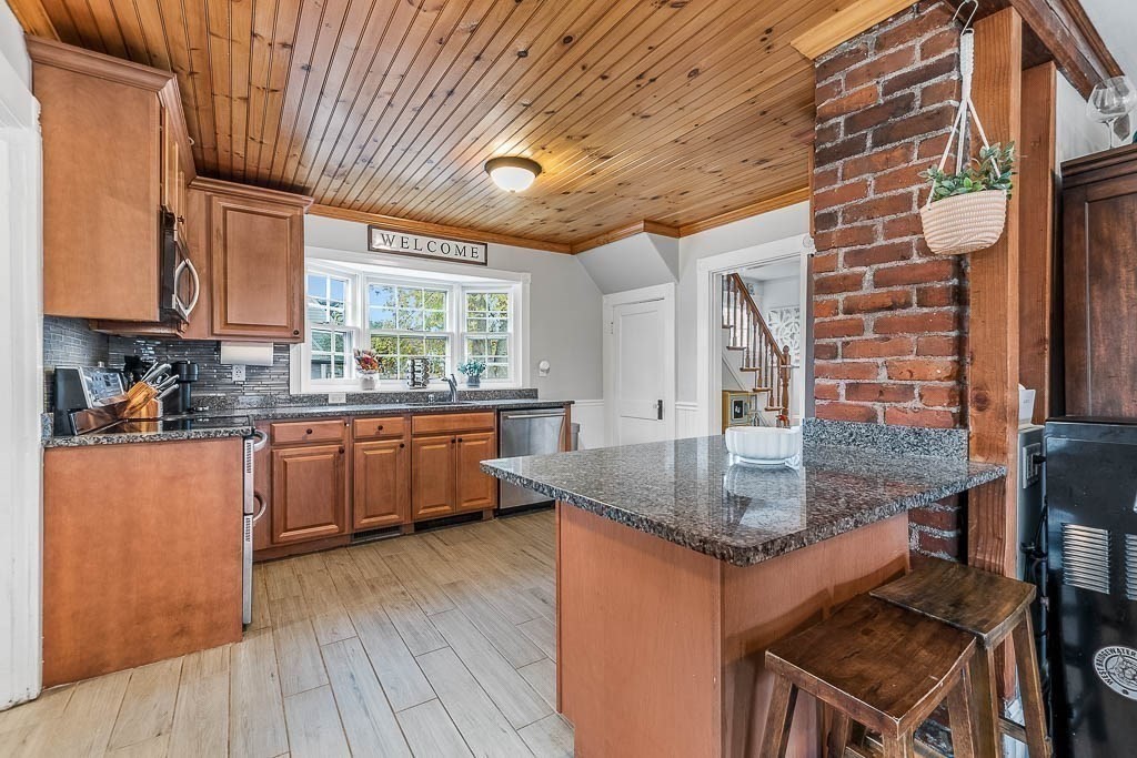 449 N Elm St