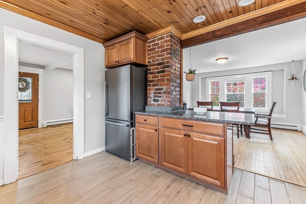 449 N Elm St