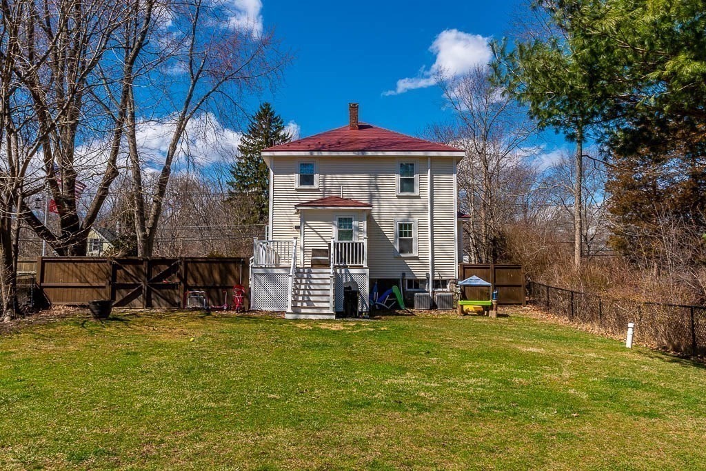 449 N Elm St
