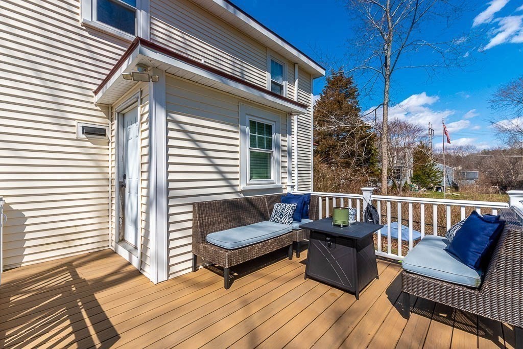449 N Elm St