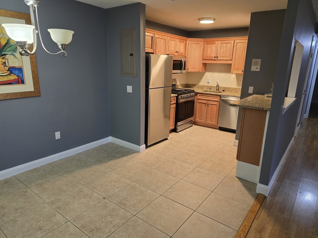 685 Oak St # 2 Unit: 11-2