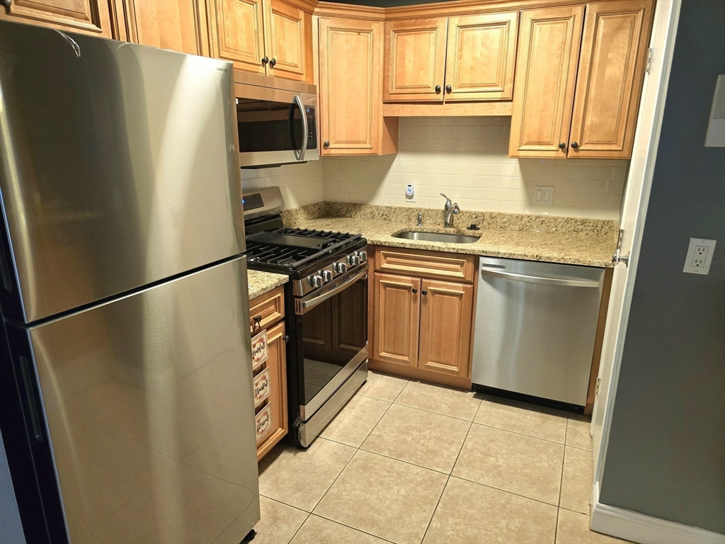 685 Oak St # 2 Unit: 11-2