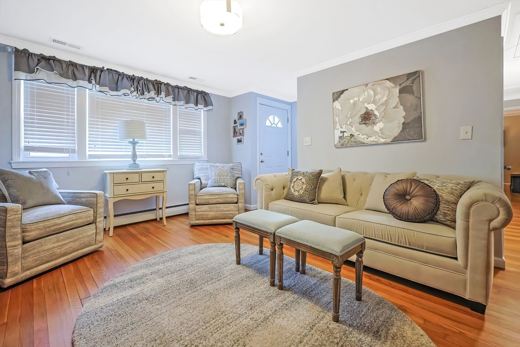 7 Highland Circle