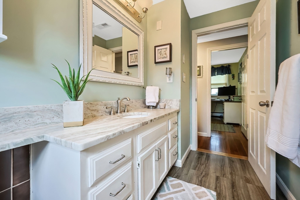 7 Highland Circle